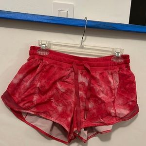 Lululemon Hotty Hot 2.5 short